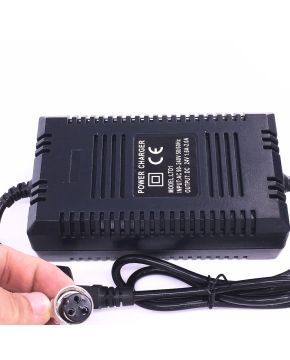 Caricabatterie e-scooter DC27.6V 1.8Ah per batterie al piombo 24V jack 3pin femm